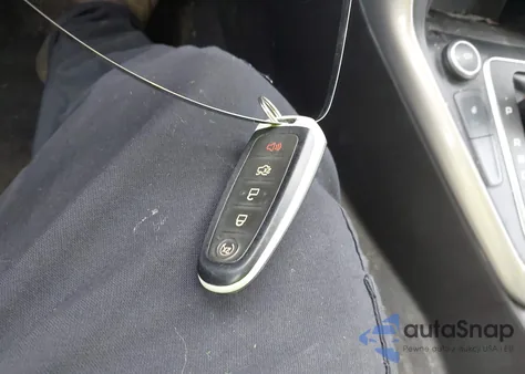 2015 Ford Focus Titanium из США, поврежденный, VIN 1FADP3J26FL338742